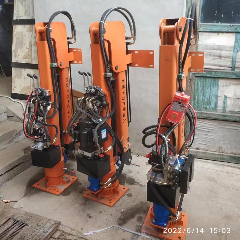 定兴县重汽蓝牌随车吊 3.2吨 国六动力强 液压驱动 农用自卸起重机